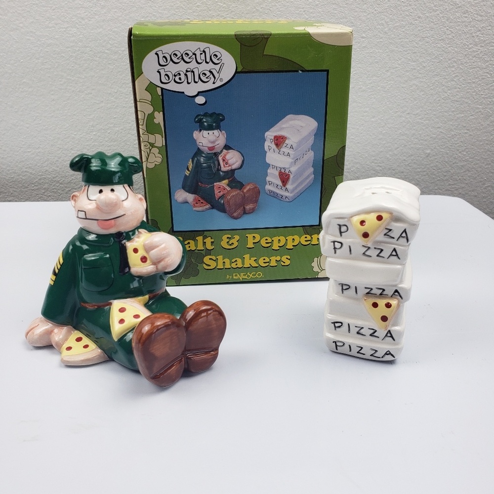 SALT & PEPPER SHAKERS CERAMIC